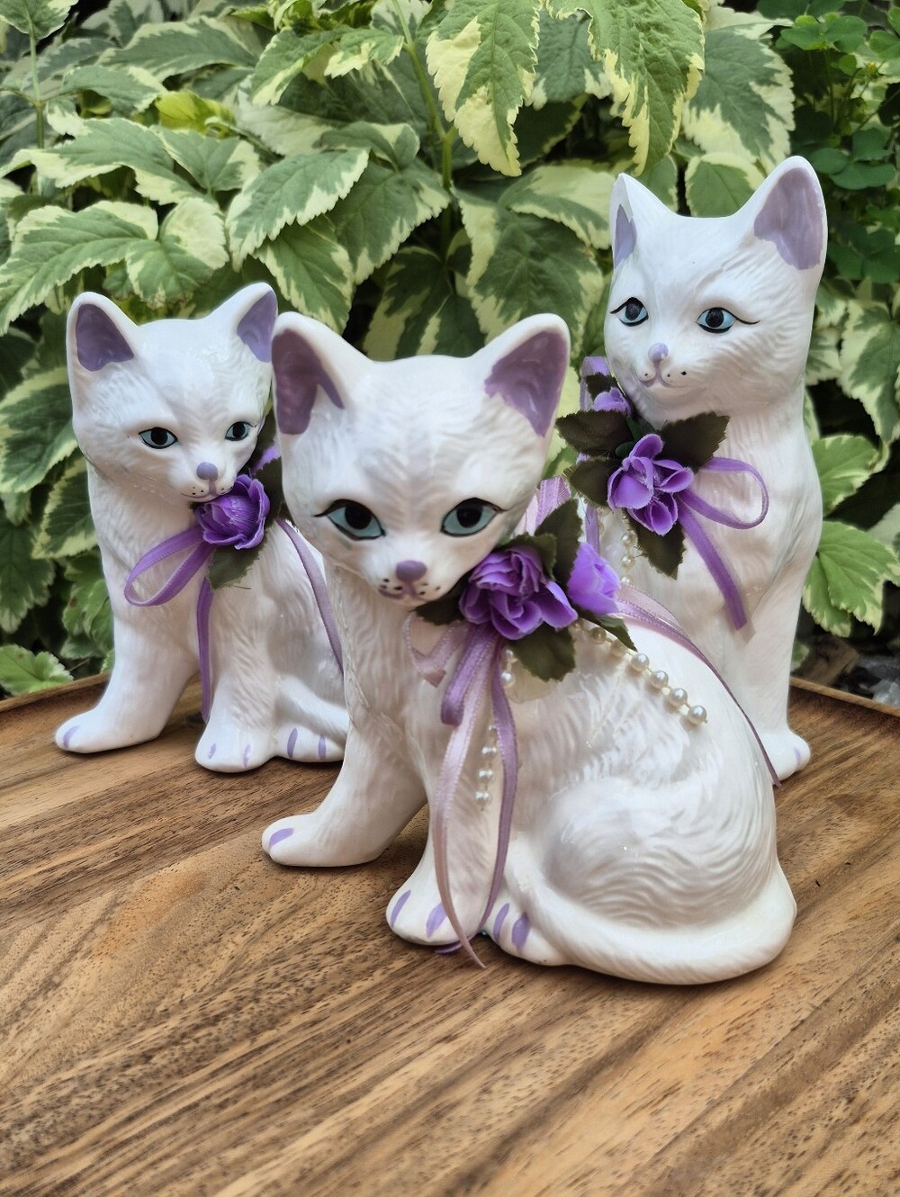 VTG 80s White Ceramic Cat Figurine Trio Kitsch Shabby Chic Purple Pearl